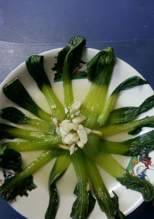 油泼上海青的制作方法（让你在家也能享受地道的上海风味！）-第3张图片-美味行家