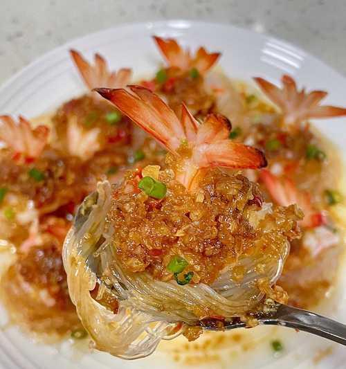家常美食——虾仁粉丝汤（一道清爽可口的夏日汤品，轻松学会制作！）-第2张图片-美味行家