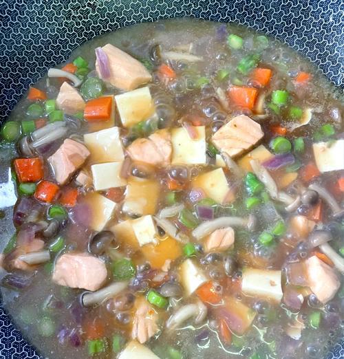 健康美味，彩蔬烩豆腐的做法（色香味俱佳，让你健康吃素的小窍门）-第1张图片-美味行家