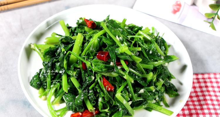 清炒豌豆尖的做法（清爽爆发，绿叶飞舞）-第3张图片-美味行家