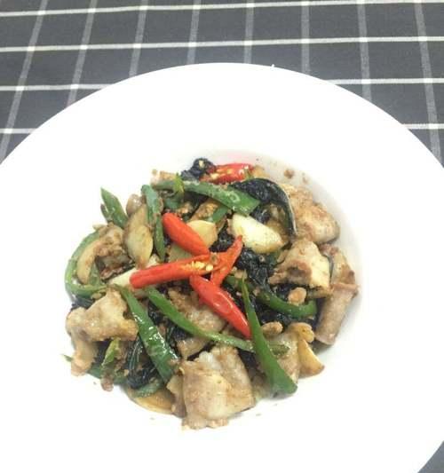 香辣紫苏炒粉肠的制作方法（用紫苏和辣椒让粉肠更加美味）-第3张图片-美味行家