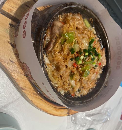 酸菜豆腐锅的做法（一锅酸爽美味，营养健康不浪费）-第1张图片-美味行家