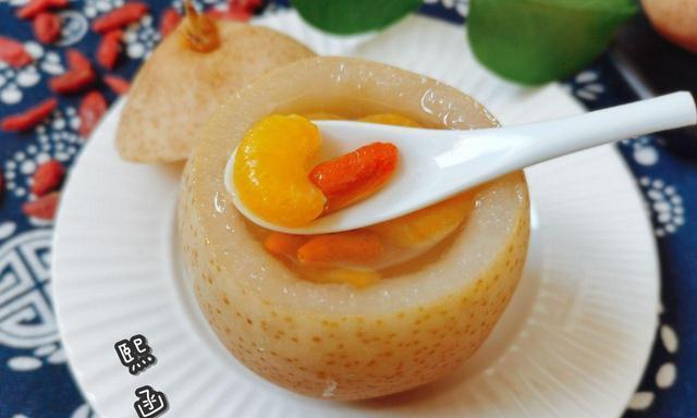 冰糖蒸雪梨，清热润肺的美味佳肴（用冰糖蒸出营养美味的雪梨）-第1张图片-美味行家