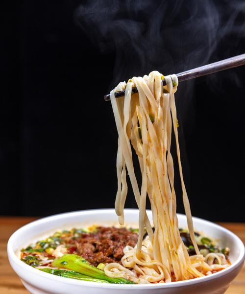 学会制作口感绝佳的油泼辣子傻瓜面（自制面条+香辣油=一碗无法忘怀的美味）-第2张图片-美味行家