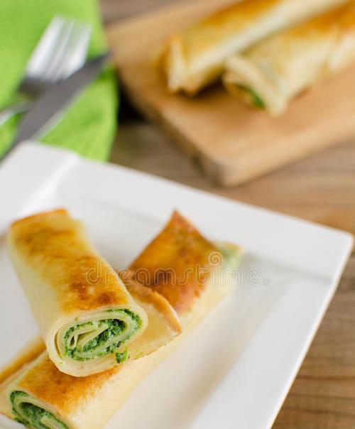 做菠菜小煎饼的秘诀（健康美味，营养丰富）-第2张图片-美味行家