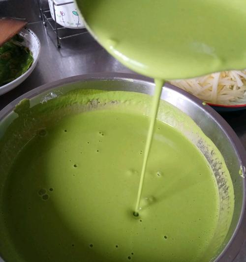 做菠菜小煎饼的秘诀（健康美味，营养丰富）-第3张图片-美味行家