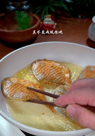 如何烹制出口感鲜嫩的小鲳鱼？做法详解（如何烹制出口感鲜嫩的小鲳鱼？做法详解）-第2张图片-美味行家