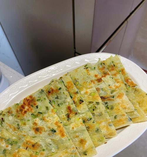 手把手教你制作美味酥油葱花饼（一口咬下去，香酥可口，仿佛回到儿时的味道）-第3张图片-美味行家
