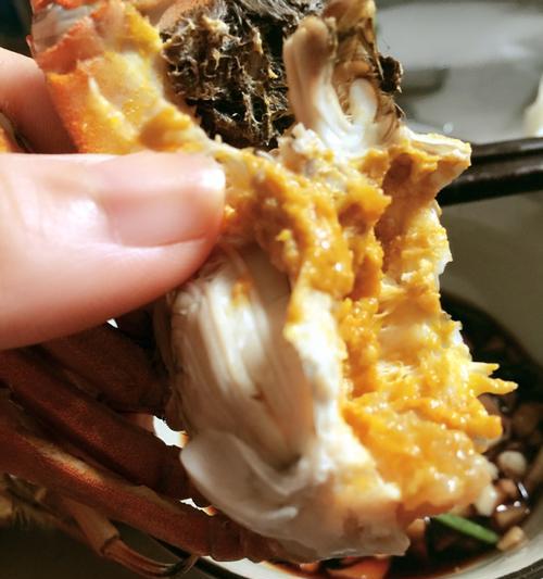 以清煮螃蟹为主题的烹饪技巧（掌握这些技巧，让你的螃蟹清爽又美味）-第3张图片-美味行家