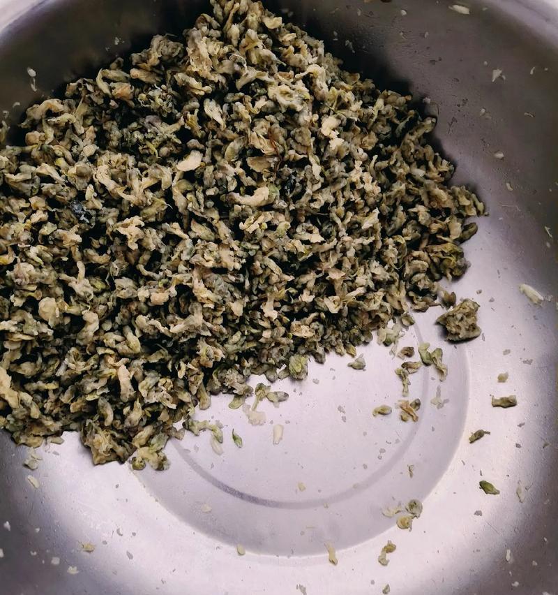 原味蒸槐花的制作方法（传统美味，嫩滑爽口）-第2张图片-美味行家