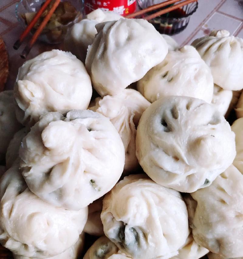 健康美味，素馅菠菜包子的制作方法（以香糯的包子皮包裹着新鲜的菠菜，为你带来一份营养与美味。）-第2张图片-美味行家