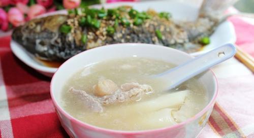 山药鲫鱼汤的做法（营养丰富的健康之选）-第1张图片-美味行家