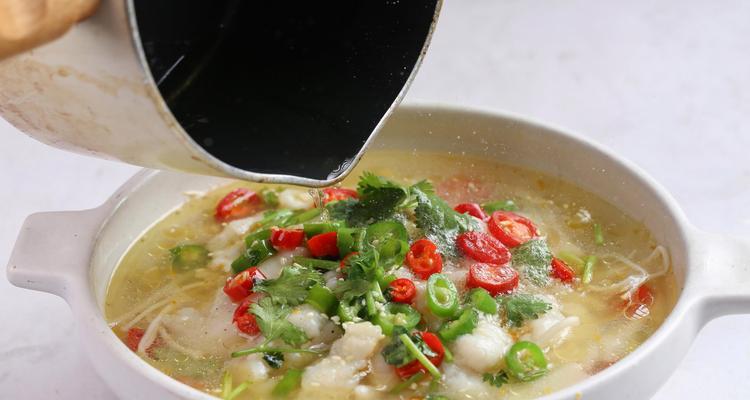学习制作美味油泼龙利鱼（传统美食回归，做出一道让人垂涎欲滴的龙利鱼）-第3张图片-美味行家