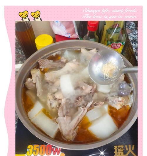 以滋补老鸭汤为家庭养生首选（营养丰富，美味可口，老少皆宜）-第2张图片-美味行家