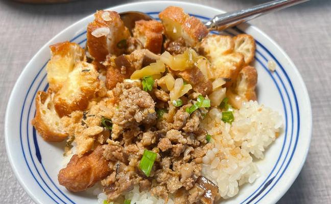 香菇栗子炊饭，营养美味双丰收（一道秋季最受欢迎的家常炊饭，让你的味蕾从未有过的享受）-第3张图片-美味行家