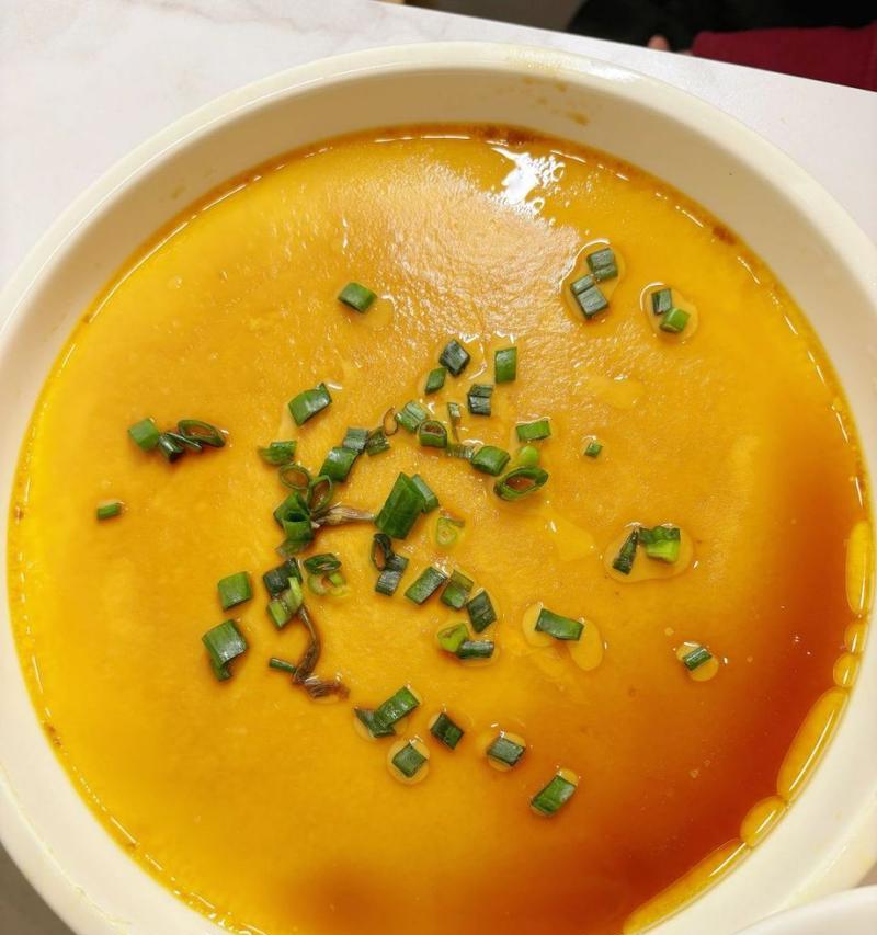 美味轻松搞定，松花火腿蒸蛋（用火腿和鸡蛋做个简单又营养的美味）-第2张图片-美味行家