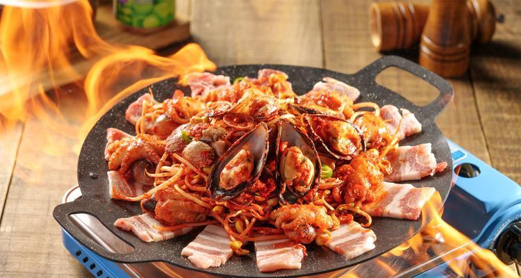 美味章鱼煲五花肉做法大揭秘（快乐烹饪，享受美食之旅）-第1张图片-美味行家