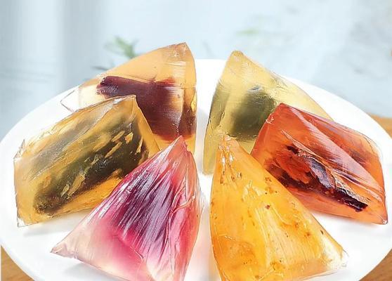 水晶粽的制作方法（清香爽口，透明可爱的家庭水晶粽制作方法）-第1张图片-美味行家