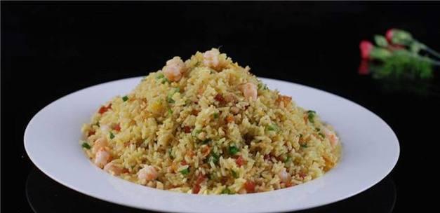 以茶油炒饭为主料的烹饪方法（茶香浓郁，口感细腻的茶油炒饭做法）-第3张图片-美味行家
