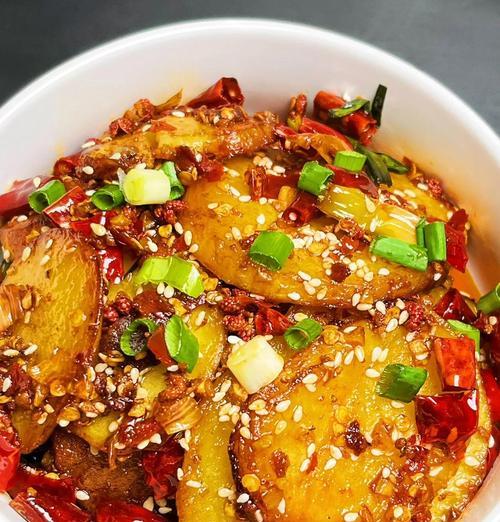 芝麻拌土豆，美味佳肴（做法简单，口感绵软）-第3张图片-美味行家