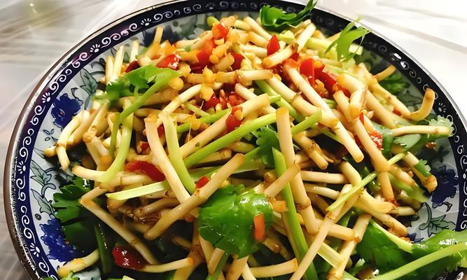 香嫩鱼腥草炒肉丝（健康美味的家常菜）-第1张图片-美味行家