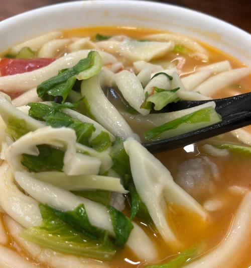 彩色蔬菜面条，健康美味无负担（以时蔬佐面，营养均衡更健康）-第3张图片-美味行家