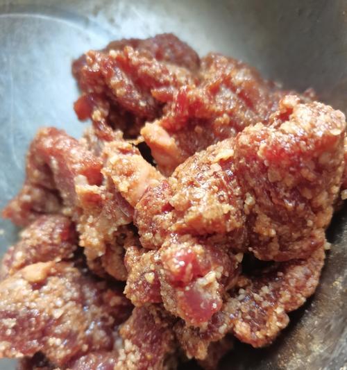 雪菜土豆蒸肉的做法（家庭美食必备，口感鲜美营养丰富）-第2张图片-美味行家