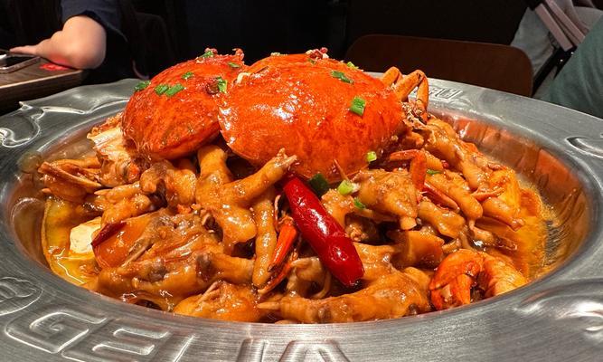 品味香糯的肉蟹煲（家常美食，让你爱不释手）-第1张图片-美味行家