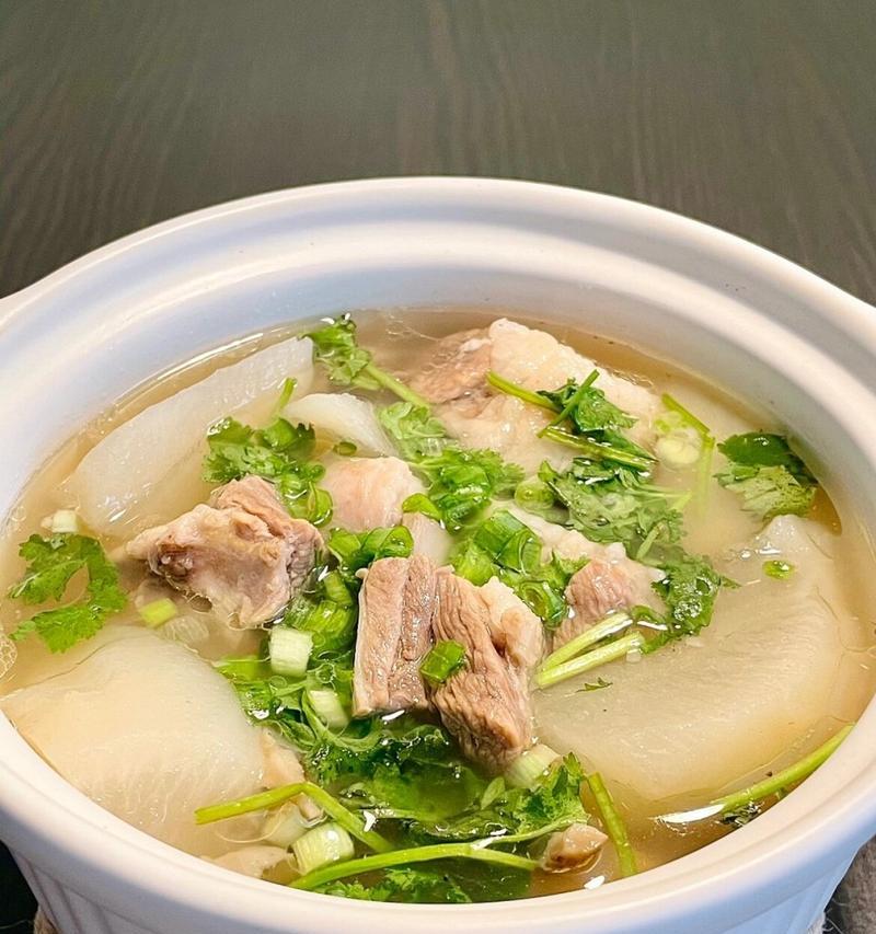 鲜桂圆炖羊排，美味养生双丰收（传统食材健康搭配，轻松炖制更营养）-第1张图片-美味行家