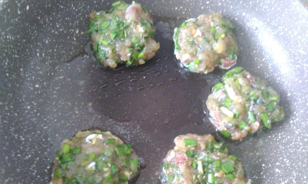 烹饪美味鱼肉饼（以新鲜纯鱼肉为主材的制作方法）-第2张图片-美味行家