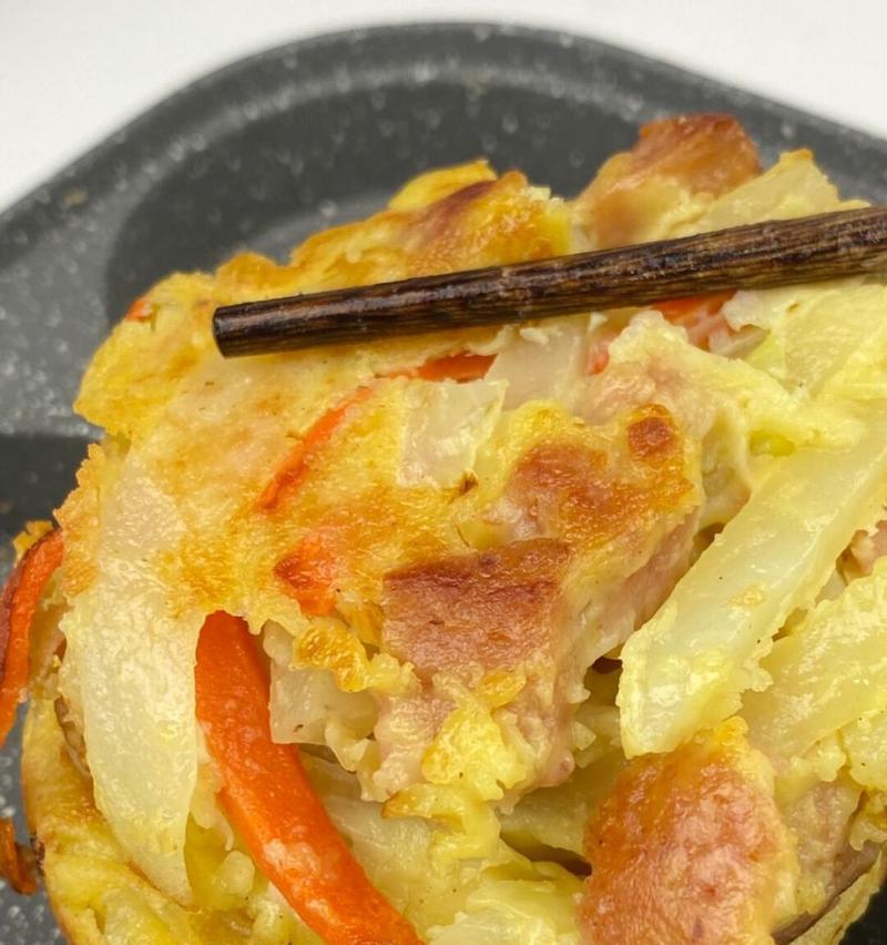 手把手教你做出酥脆可口的五香土豆饼（五香土豆饼的制作方法详解，让你轻松掌握这道美食）-第1张图片-美味行家