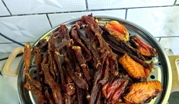 自制蜜汁猪肉干的制作方法（一口咬下去，肉质鲜嫩多汁，回味无穷）-第1张图片-美味行家