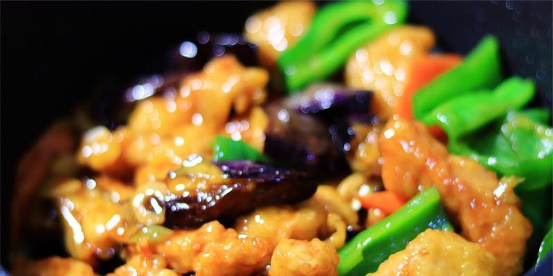 猪肉烧茄子的美味做法（用家常菜让你的餐桌更精彩）-第3张图片-美味行家