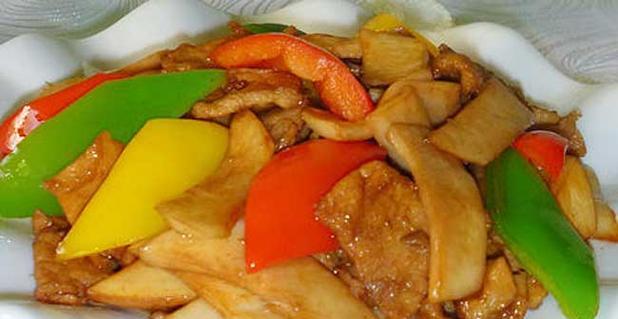 美味健康的杏鲍菇炒青椒（用新鲜杏鲍菇炒出口感细腻的青椒，健康美味又营养）-第3张图片-美味行家