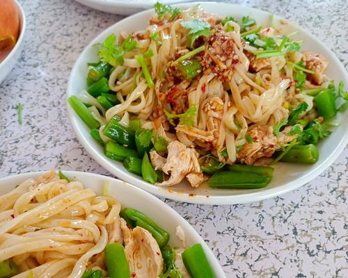 洋槐花拌面菜的做法（清新爽口又营养，借鉴西北民间美食）-第2张图片-美味行家