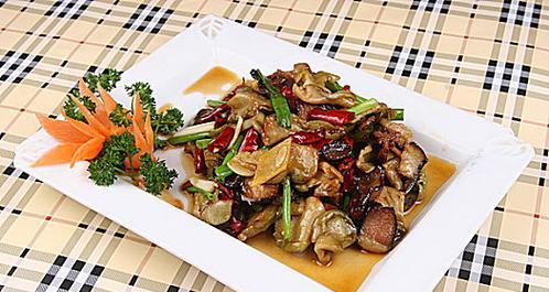 榨菜头炒腊肉的美味做法（家常小炒菜的经典口感，让你爱上榨菜头）-第2张图片-美味行家