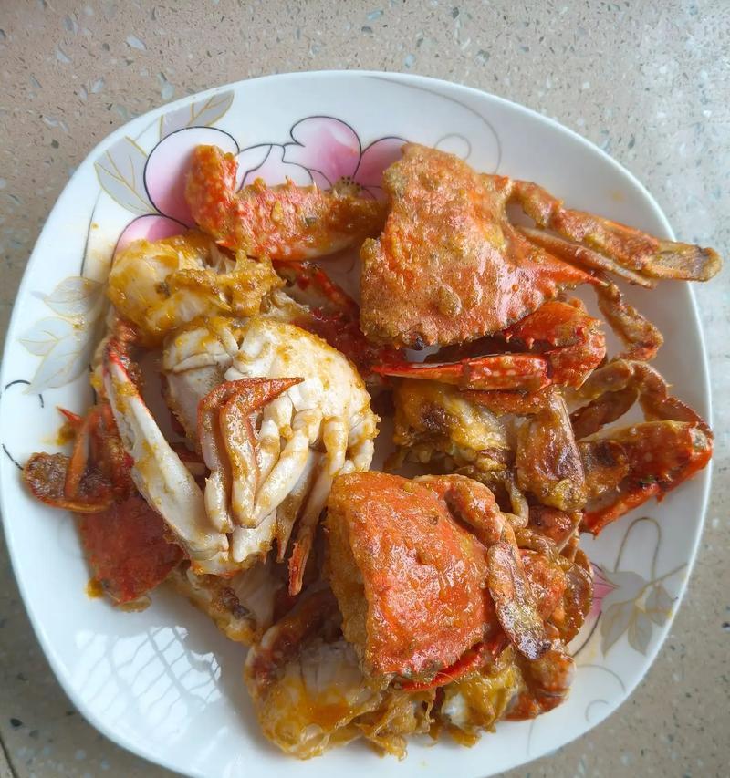 盐焗毛蟹的做法（香气四溢，味道鲜美，诱人食欲）-第3张图片-美味行家