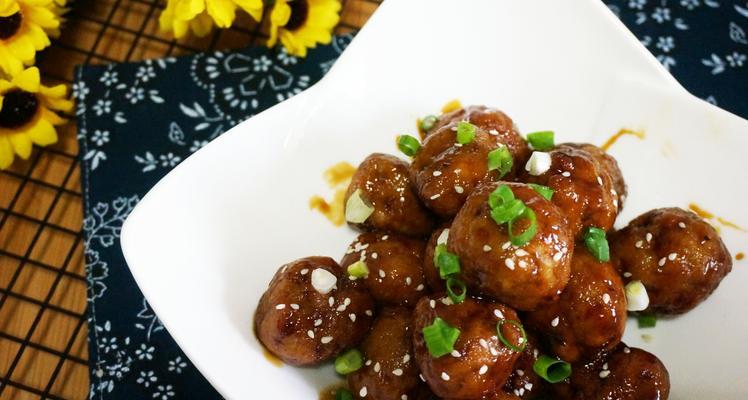 如何制作美味的知味藕丸（传统美食的精髓，用心制作每一个藕丸）-第1张图片-美味行家