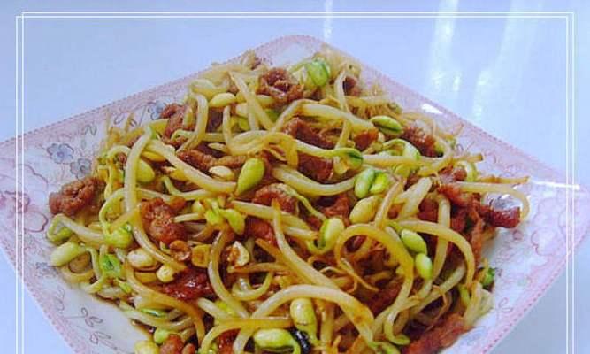 猪油渣抄黄豆芽的秘诀（香气四溢、口感鲜美，猪油渣抄黄豆芽的完美做法）-第2张图片-美味行家
