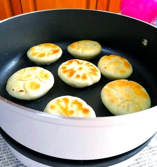 香煎茴香肉馅饼的制作方法（用茴香提升肉馅口感的技巧）-第3张图片-美味行家