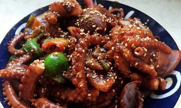 美味芝麻八爪鱼的制作方法（教你如何在家轻松做出餐厅级别的美味八爪鱼）-第3张图片-美味行家