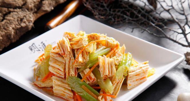 美味家常菜——以西芹炒腐竹（健康美食，营养丰富）-第3张图片-美味行家
