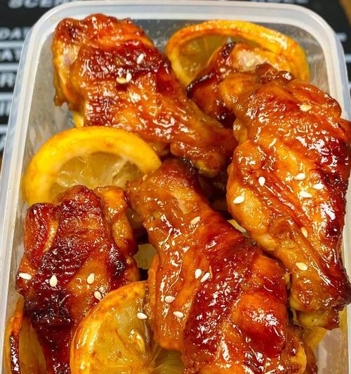 美味香料烤鸡肉的制作方法（用6种香料打造出口感极佳的烤鸡肉，惊艳你的味蕾）-第1张图片-美味行家