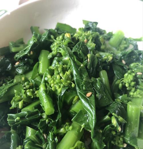 夏日养胃健脾小菜大（15道清爽可口的夏日菜谱，让你体验健康美食）-第1张图片-美味行家