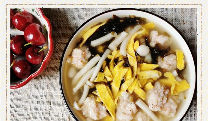 紫菜虾面的制作方法（用新鲜虾仁与海苔搭配，一碗紫菜虾面带给你惊艳的味蕾体验）-第2张图片-美味行家