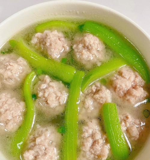 美味又健康的山药丝瓜瘦肉汤（健康减肥新选择，小心煲制好滋味）-第1张图片-美味行家