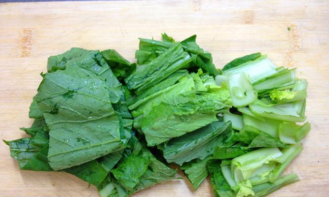 美味小白菜汆丸子的制作方法（做出口感鲜美，营养均衡的小白菜汆丸子）-第2张图片-美味行家