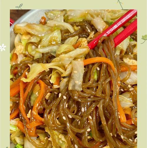 如何烹饪美味可口的洋白菜炒粉丝（健康营养的家常菜谱）-第1张图片-美味行家