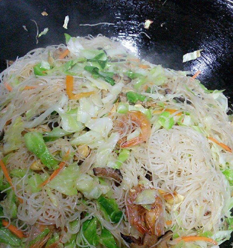 三丝鸡蛋炒米粉，美味又简单（手把手教你制作，轻松搞定家常美食）-第1张图片-美味行家