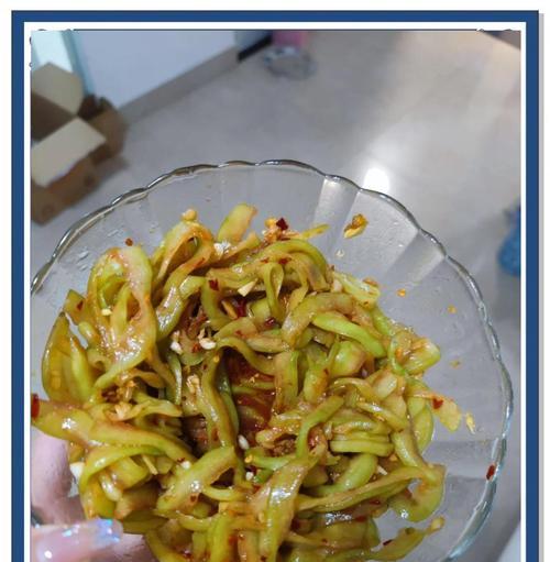 做出清凉美味，以西瓜皮汁为主角的饮品（15种口感丰富的以西瓜皮汁为基础的饮品）-第1张图片-美味行家